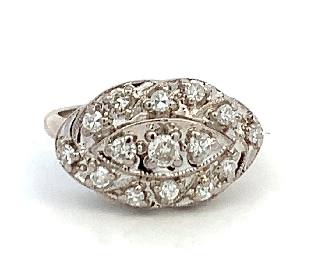 WHITE GOLD VINTAGE DIAMOND RING (1 of 3)