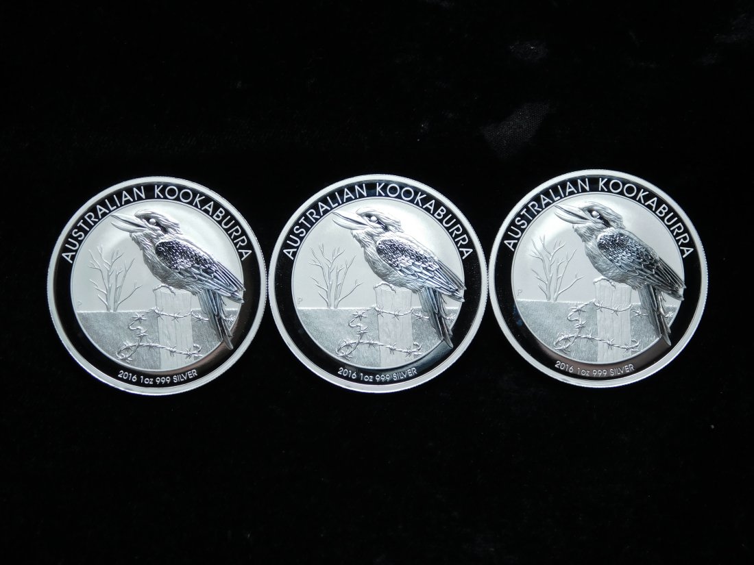 Lot of 3x - 2016 Australian Kookaburra 1 oz .999 Fine Silver Australian Kookaburras: For sale is a Lot of 3x - 2016 Australian Kookaburra 1 oz .999 Fine Silver Australian Kookaburras in Capsules. | Weight: 1 oz | Total Weight: 3 oz | Purity: .999
