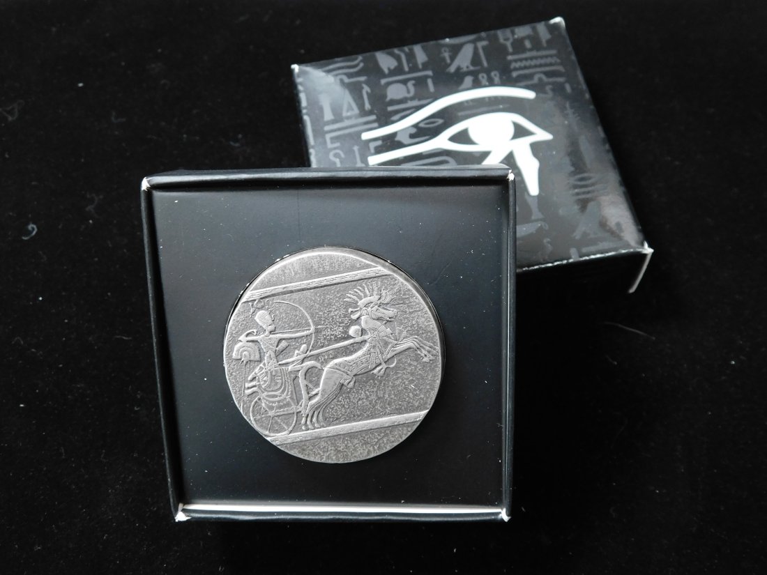 Egyptian Relic Series " Chariot Of War " 5 oz Silver Round w/ Box (1 of 5)