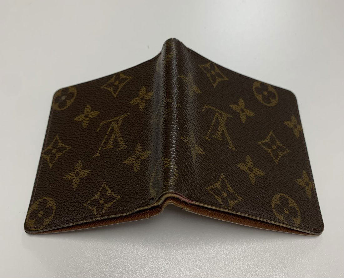 Louis Vuitton Monogram Bi-fold Wallet (1 of 4)