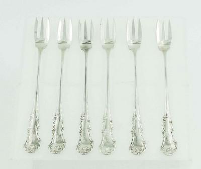 12 STERLING GEORGE III WHITING OYSTER FORKS: Twelve (12) Antique Sterling Silver Frank M. Whiting George III 1891 Oyster / Seafood Forks. Monogrammed. Each 6". Approximate silver weight 180 grams. PROVENANCE: A Charleston SC Private Collection