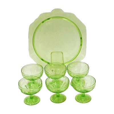 7 PC VINTAGE VASELINE GLASS: 6 Anchor Hocking Cameo Ballerina Low Sherbets and 1 Anchor Hocking Princess Cake Stand. Cake Stand measures 11" x 10" and 1.5" in height. The Sherbet Glasses measures 3.5" in height and 3.5" in diamet