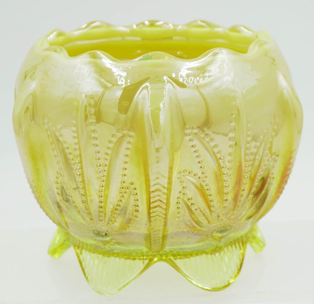 RARE FENTON CACTUS OPALESCENT CUSTARD ROSE BOWL (1 of 4)