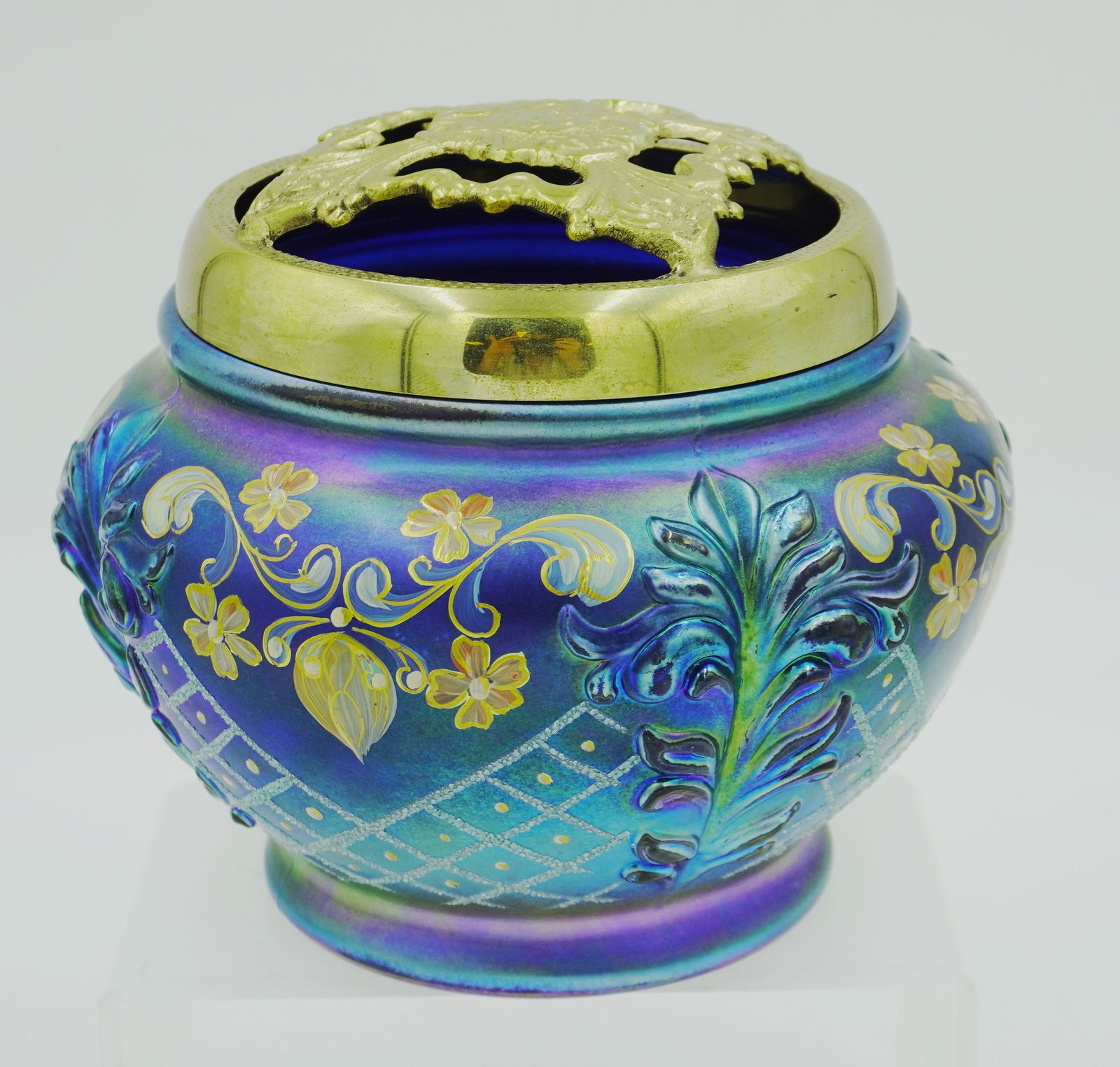 FENTON FAVRENE HAND PAINTED COVERED POTPOURRI (1 of 8)