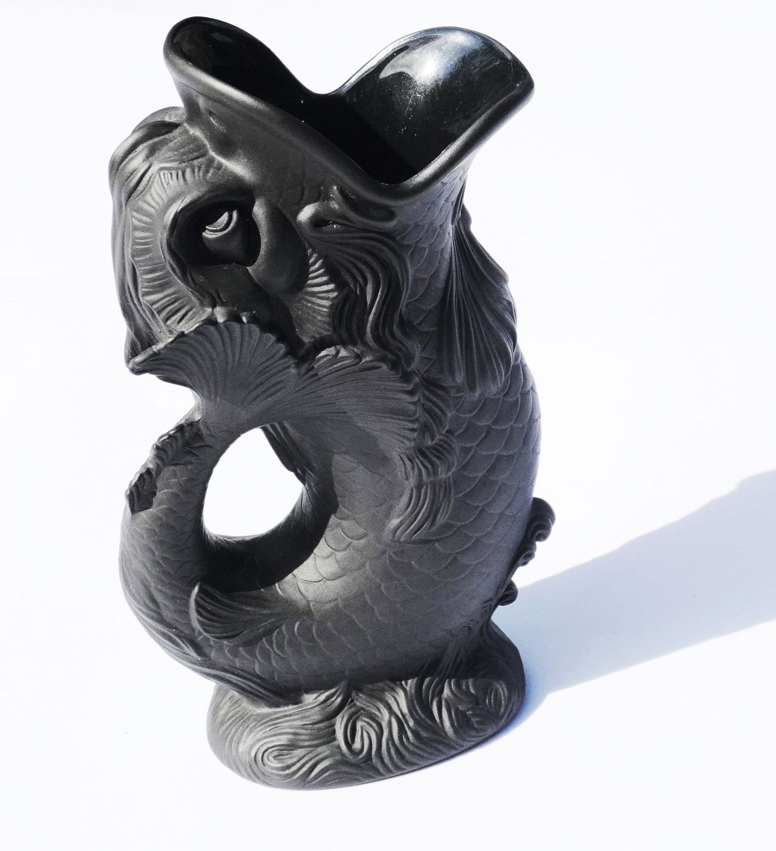 RARE WEDGWOOD BLACK BASALT GURGLE FISH DOLPHIN VASE (1 of 6)