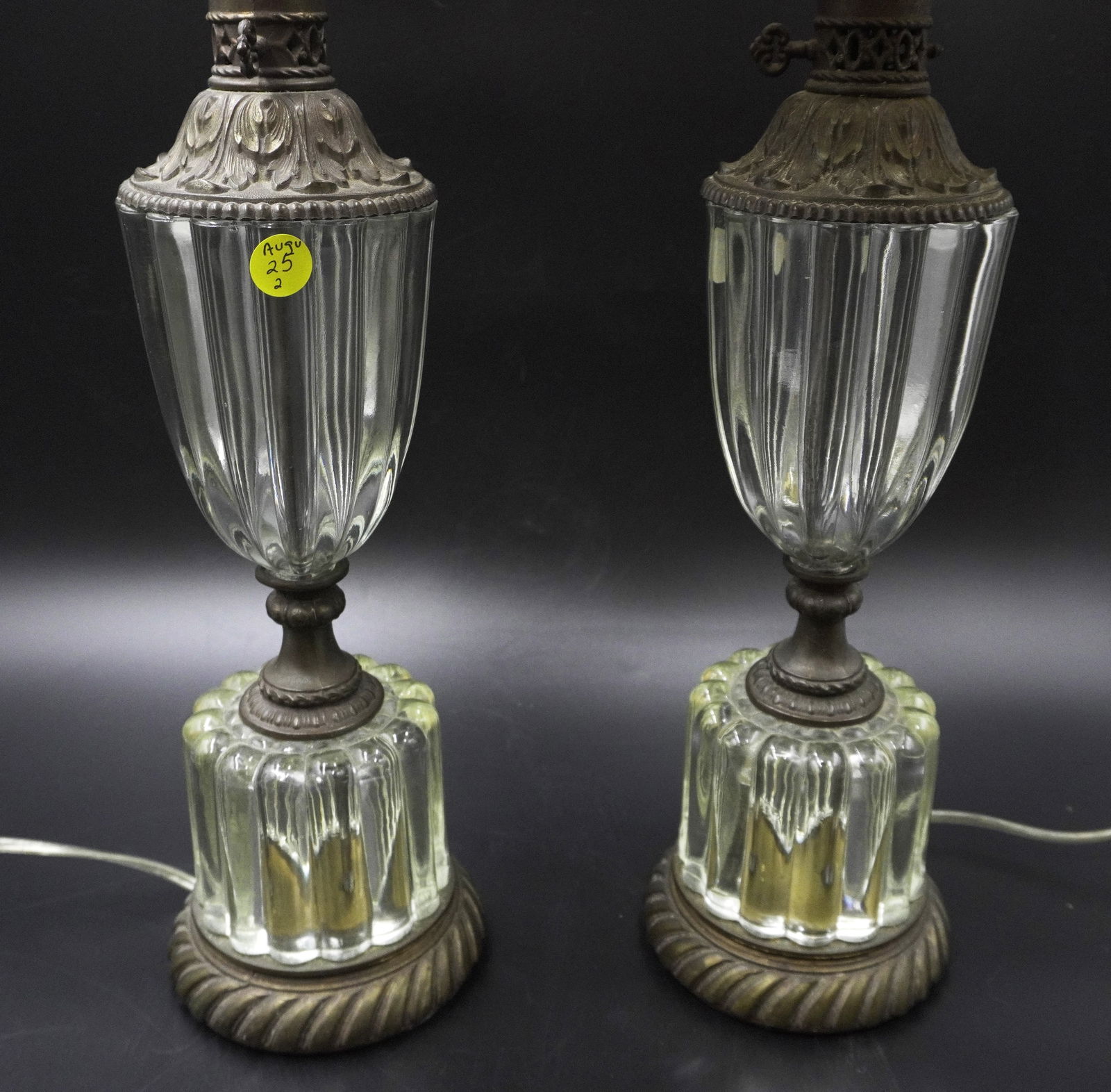 PAIR TRUE HOLLYWOOD REGENCY TABLE LAMPS (1 of 4)