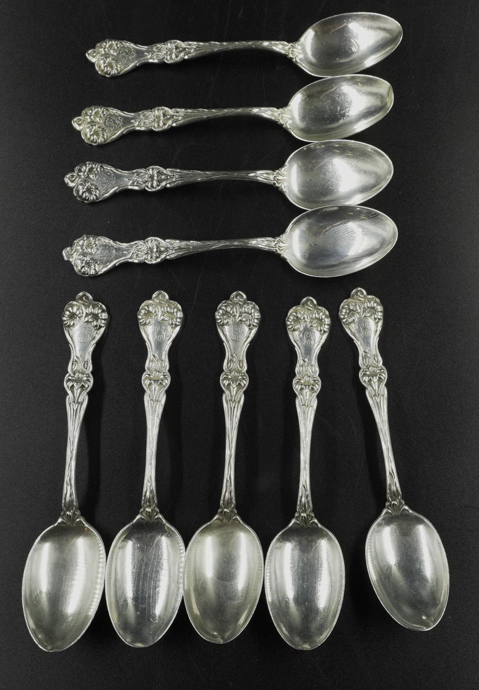 9 ANTIQUE STERLING SILVER LILY FLORAL TEASPOONS (1 of 4)