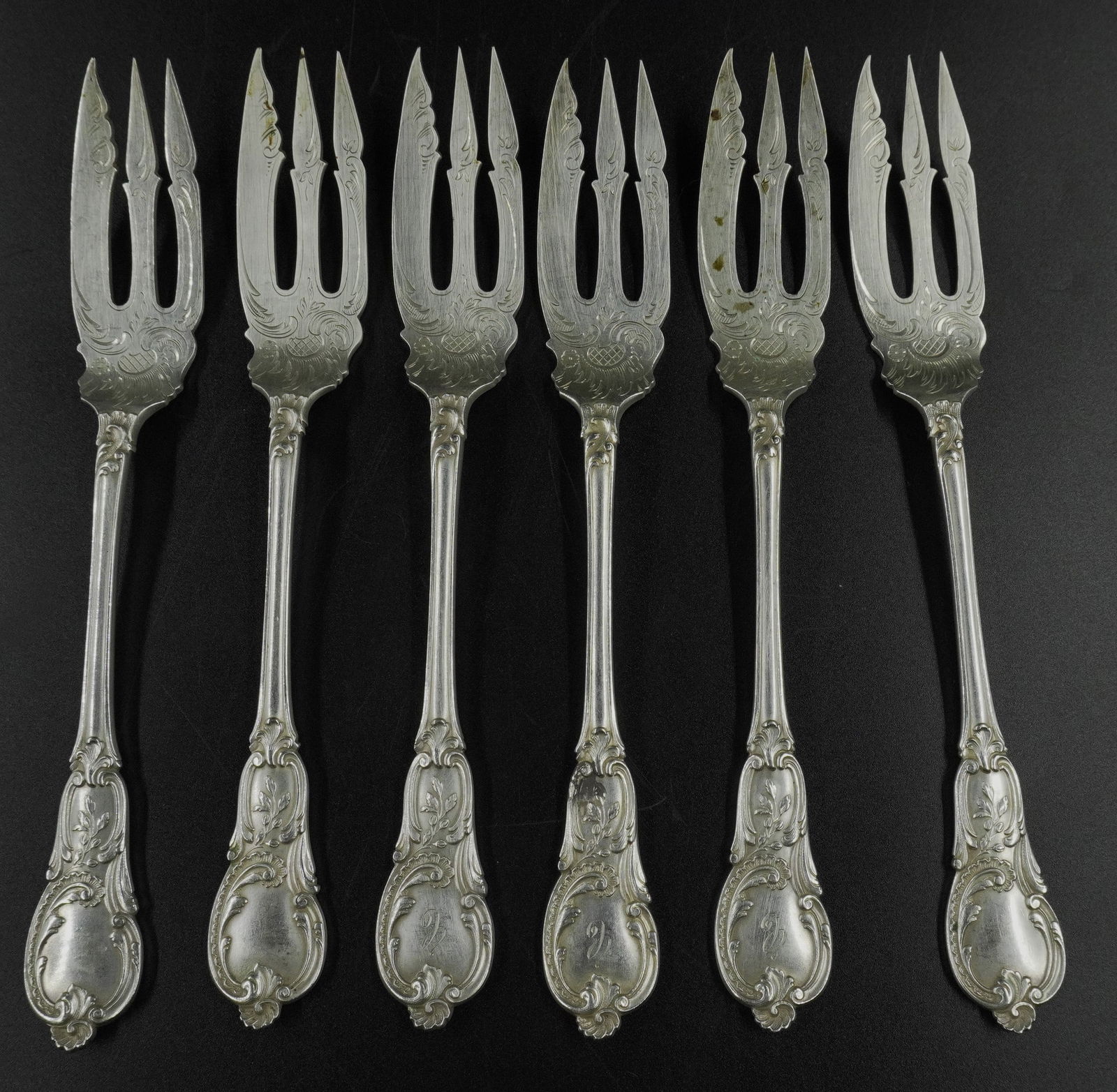 6 ANTIQUE 800 SILVER CONTINENTAL FISH FORKS (1 of 7)