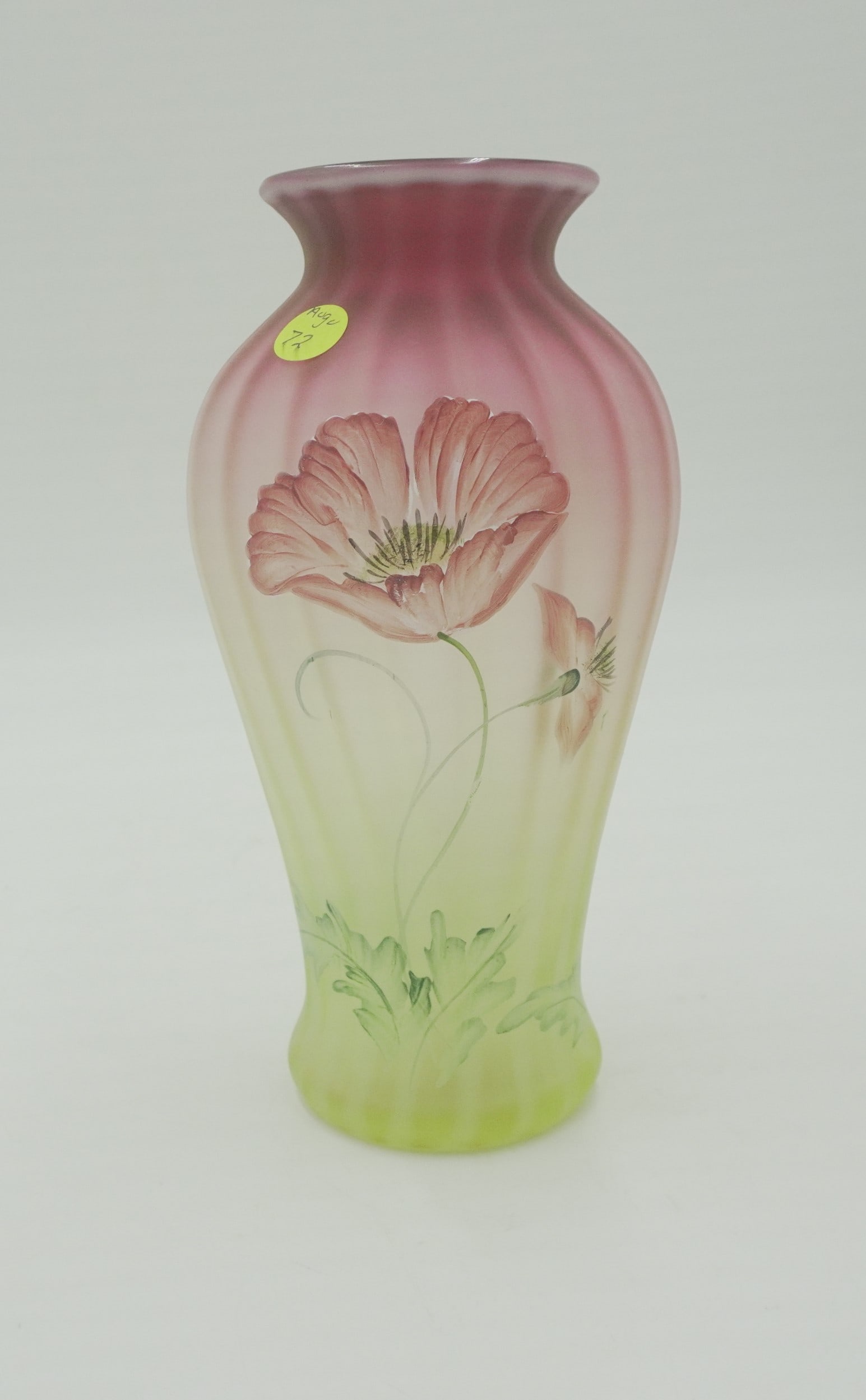 FENTON ART GLASS POPPIES VASE (1 of 8)
