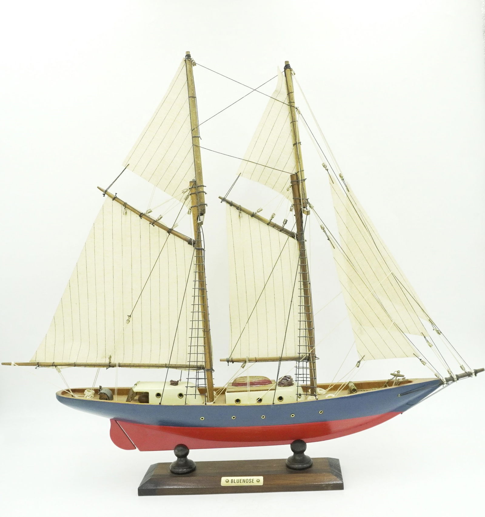 VINTAGE BLUENOSE SHIP MODEL SCHOONER (1 of 9)
