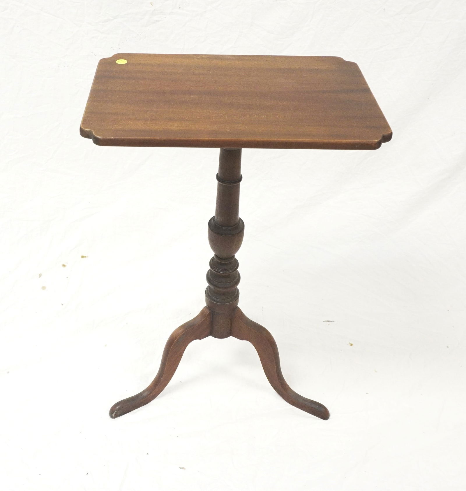 ANTIQUE MADDOX OCCASIONAL MAHOGANY TABLE (1 of 3)