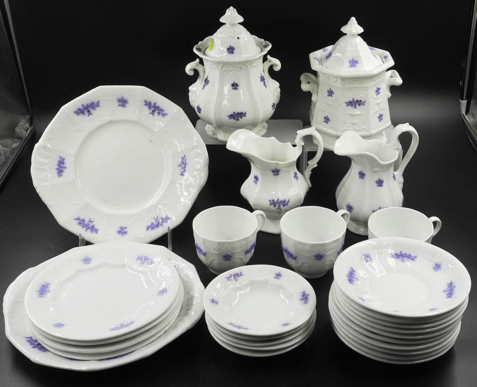 28 PIECE ANTIQUE ENGLISH LONGPORT CHINA (1 of 7)