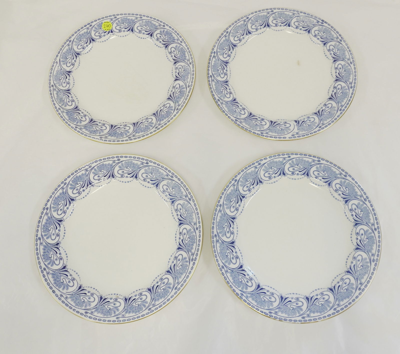 ROYAL DOULTON SANDHURST BLUE FLOWER SCROLL DINNER PLATES (1 of 5)