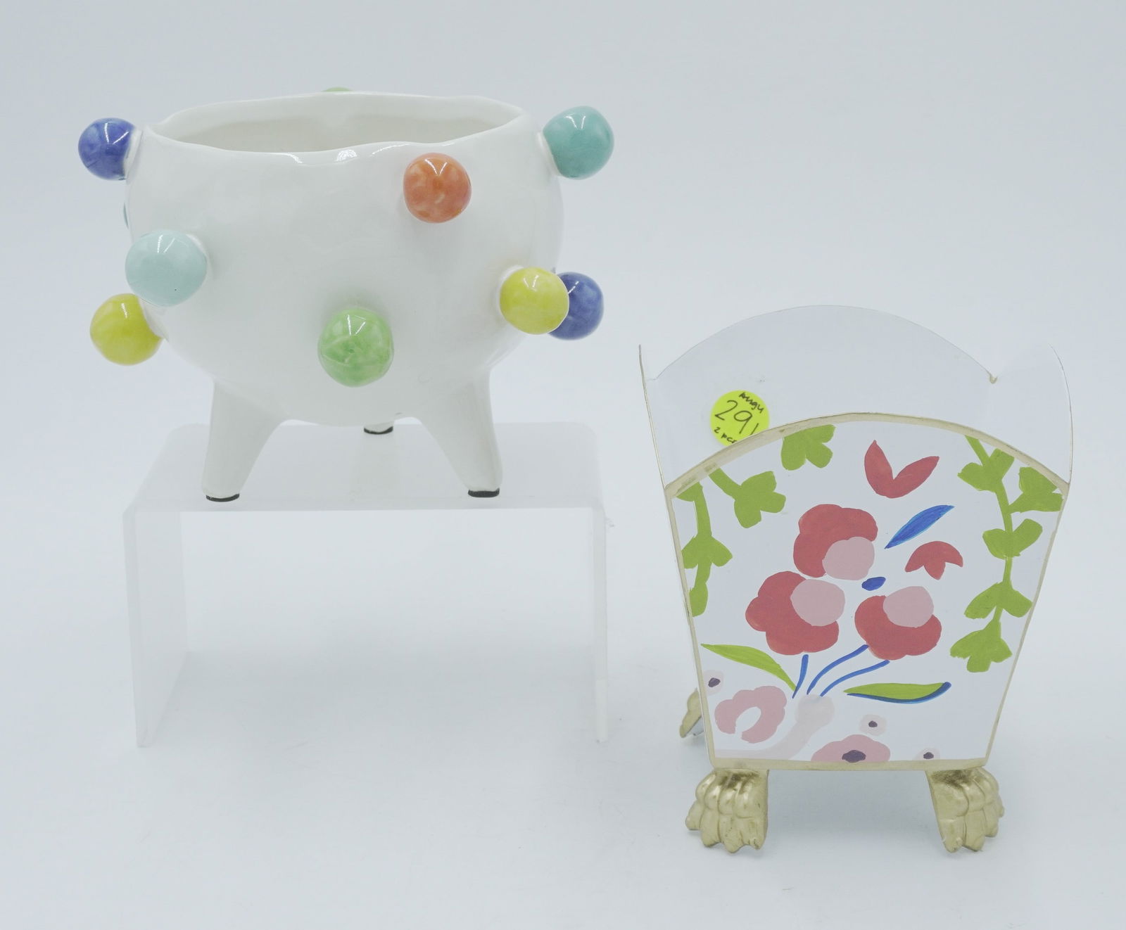 2 DECORATIVE PLANTERS (1 of 4)