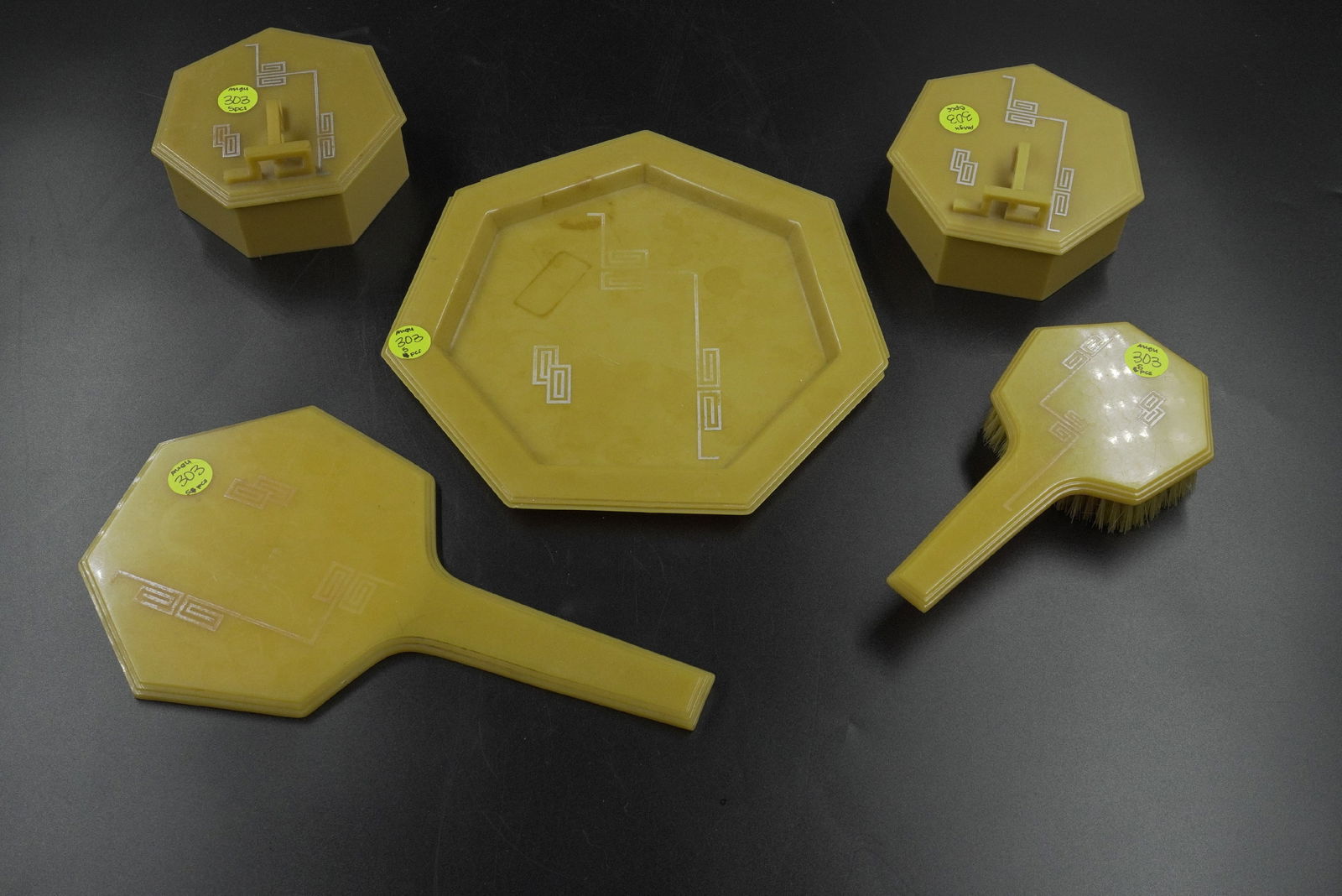 5 PIECE VINTAGE MCM CELLULOID VANITY SET (1 of 7)