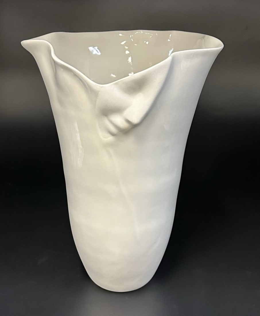 SARAH LUND STUDIO POTTERY FACE VASE (1 of 8)