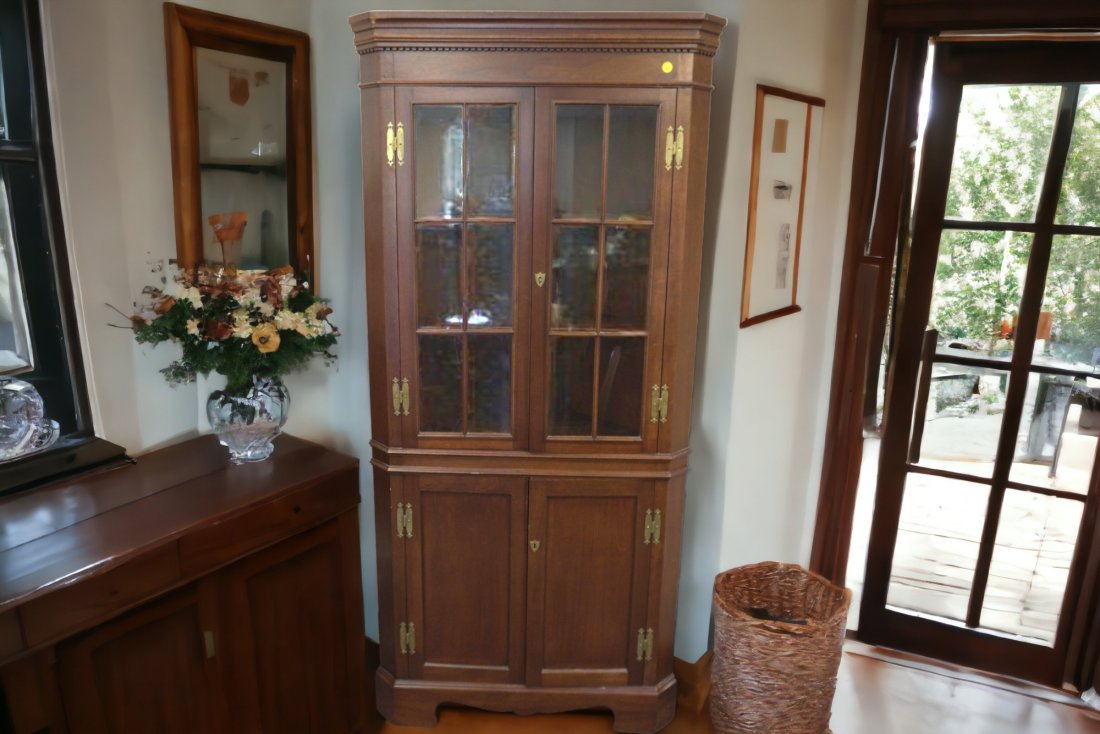 CRAFTIQUE MAHOGANY CHIPPENDALE CORNER CABINET (1 of 7)