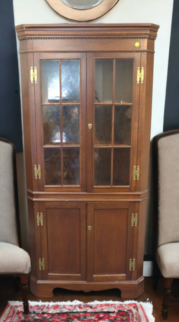 CRAFTIQUE MAHOGANY CHIPPENDALE CORNER CABINET (1 of 4)