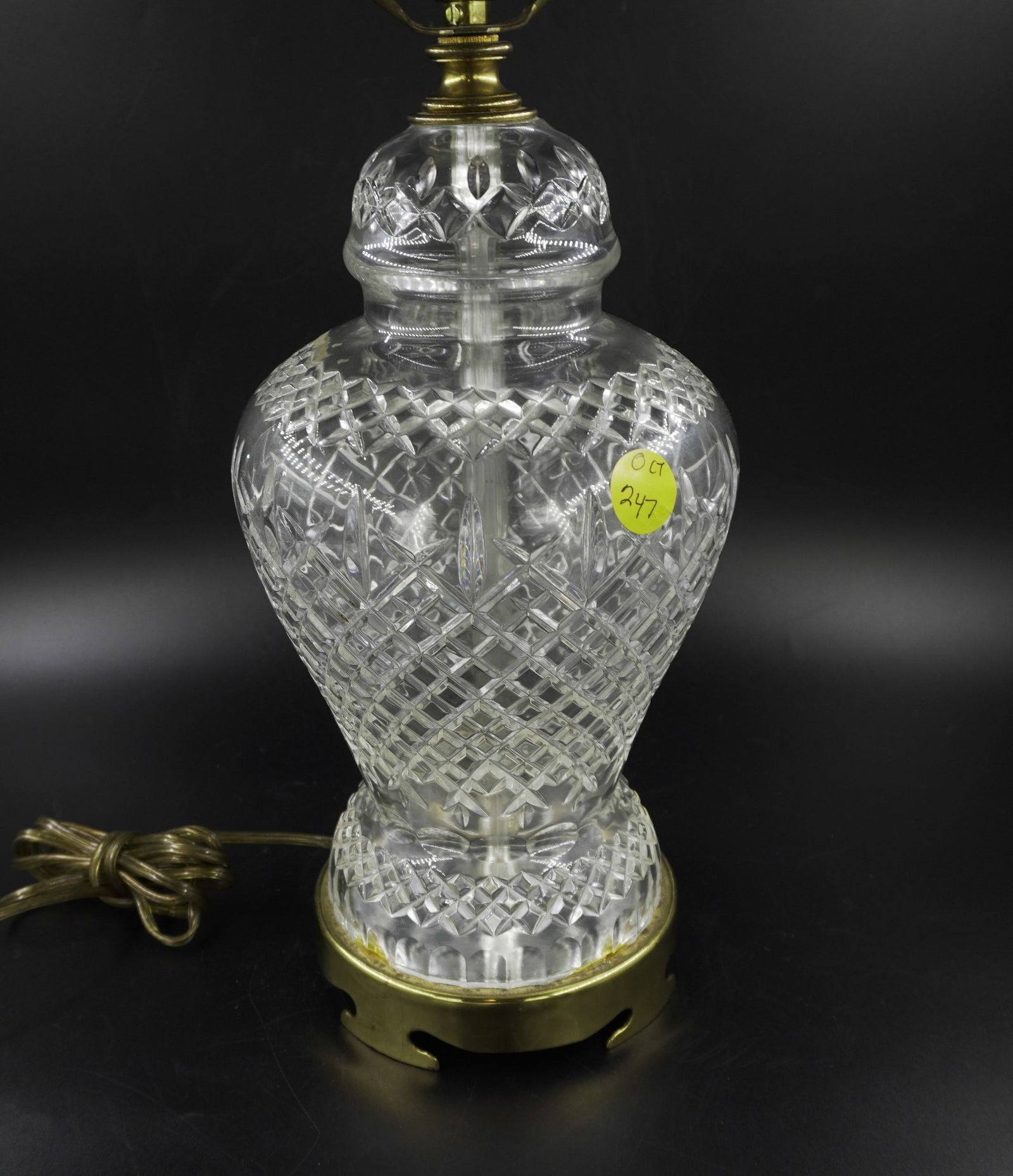VINTAGE CUT CRYSTAL TABLE LAMP (1 of 5)
