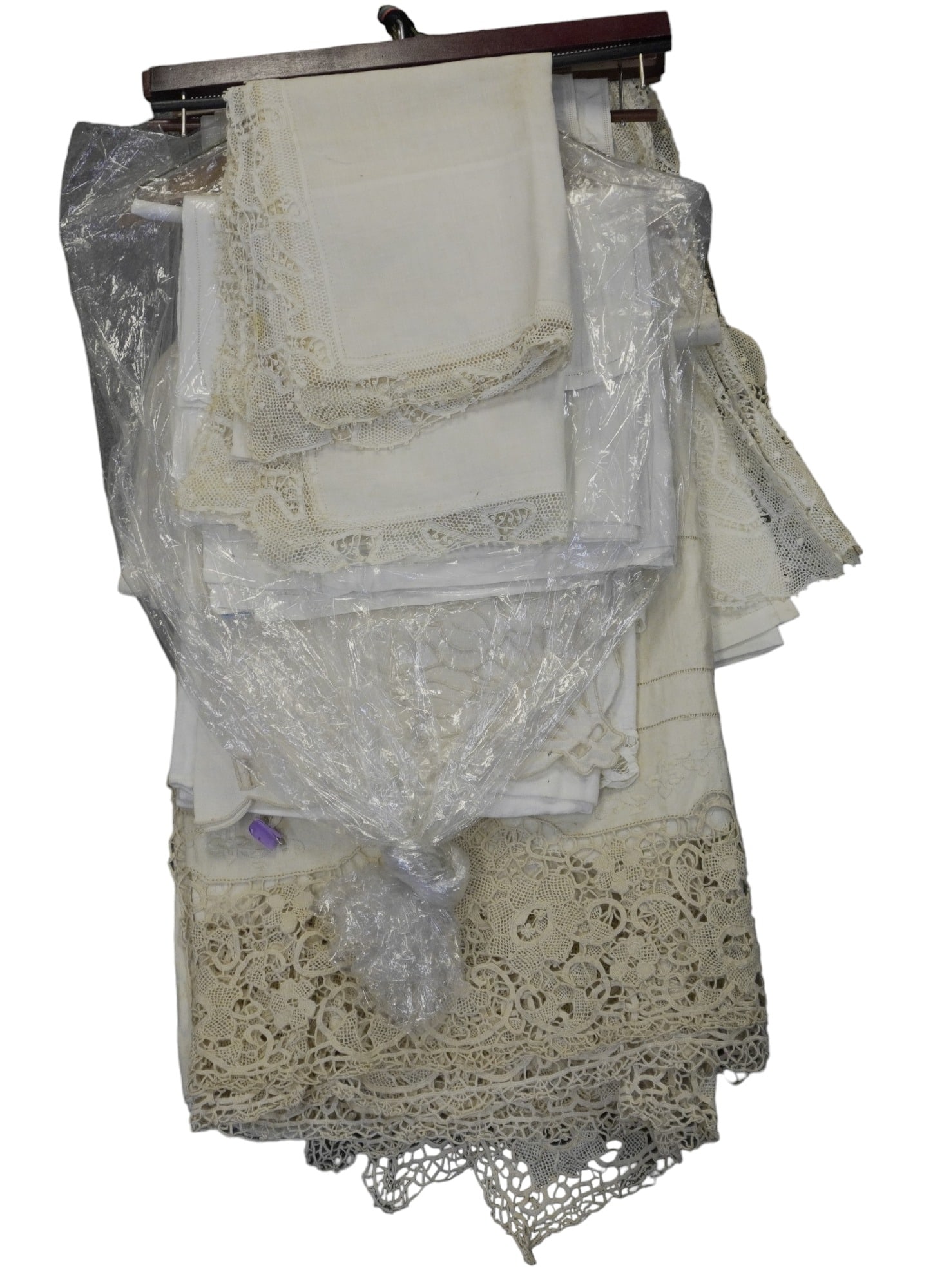 LARGE GROUP ANTIQUE TABLE LINENS HAND TATTED LACE (1 of 8)