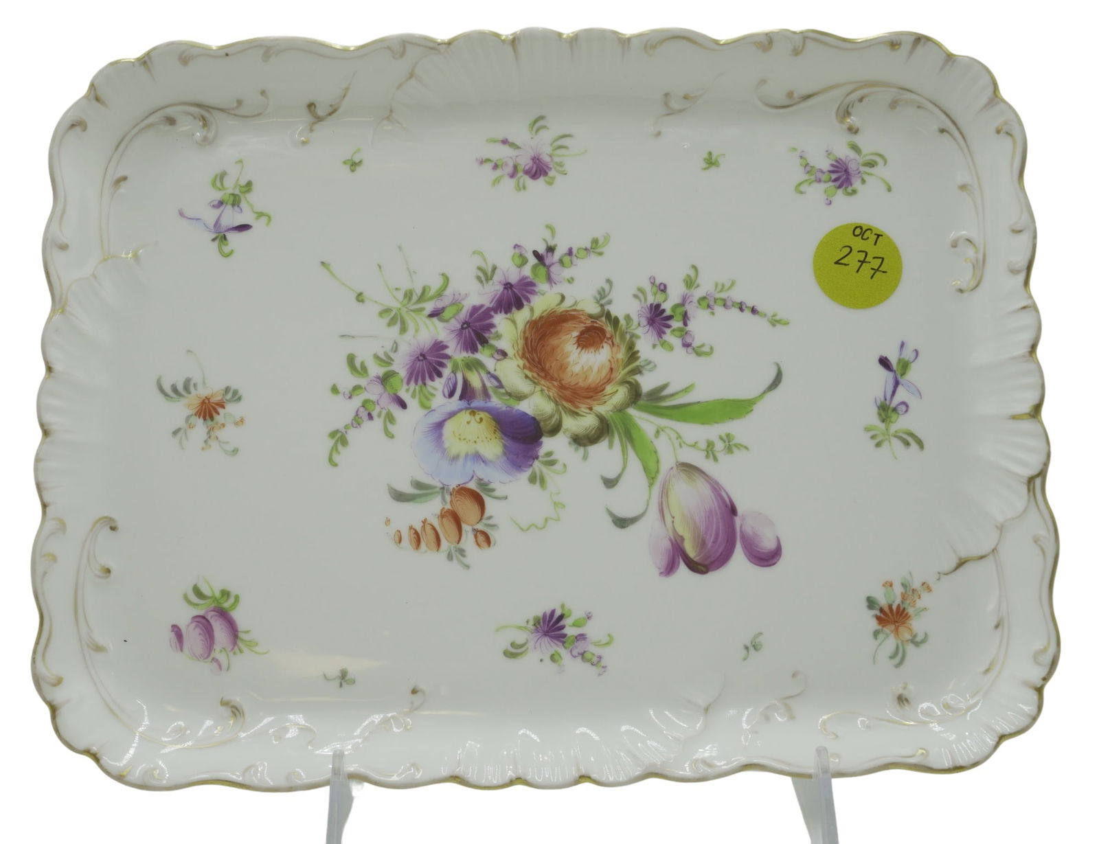 ANTIQUE GERMAN HAND PAINTED PORCELAIN TRAY: Antique German hand painted porcelain tray with gilt details and floral motif. Measures 10"x8" and weighs 1 lb 7 oz.