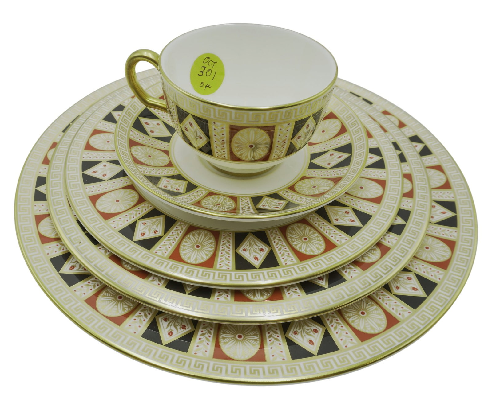 MINTON ALHAMBRA BONE CHINA 5 PC PLACE SETTING: Fine English bone china 5 piece place setting by Minton in the pattern "Alhambra". 5 piece set includes 1 of each (sizes approx.): 10.5" dinner plate, 8" salad plate, 6.25" bread and butter plate, 7.4