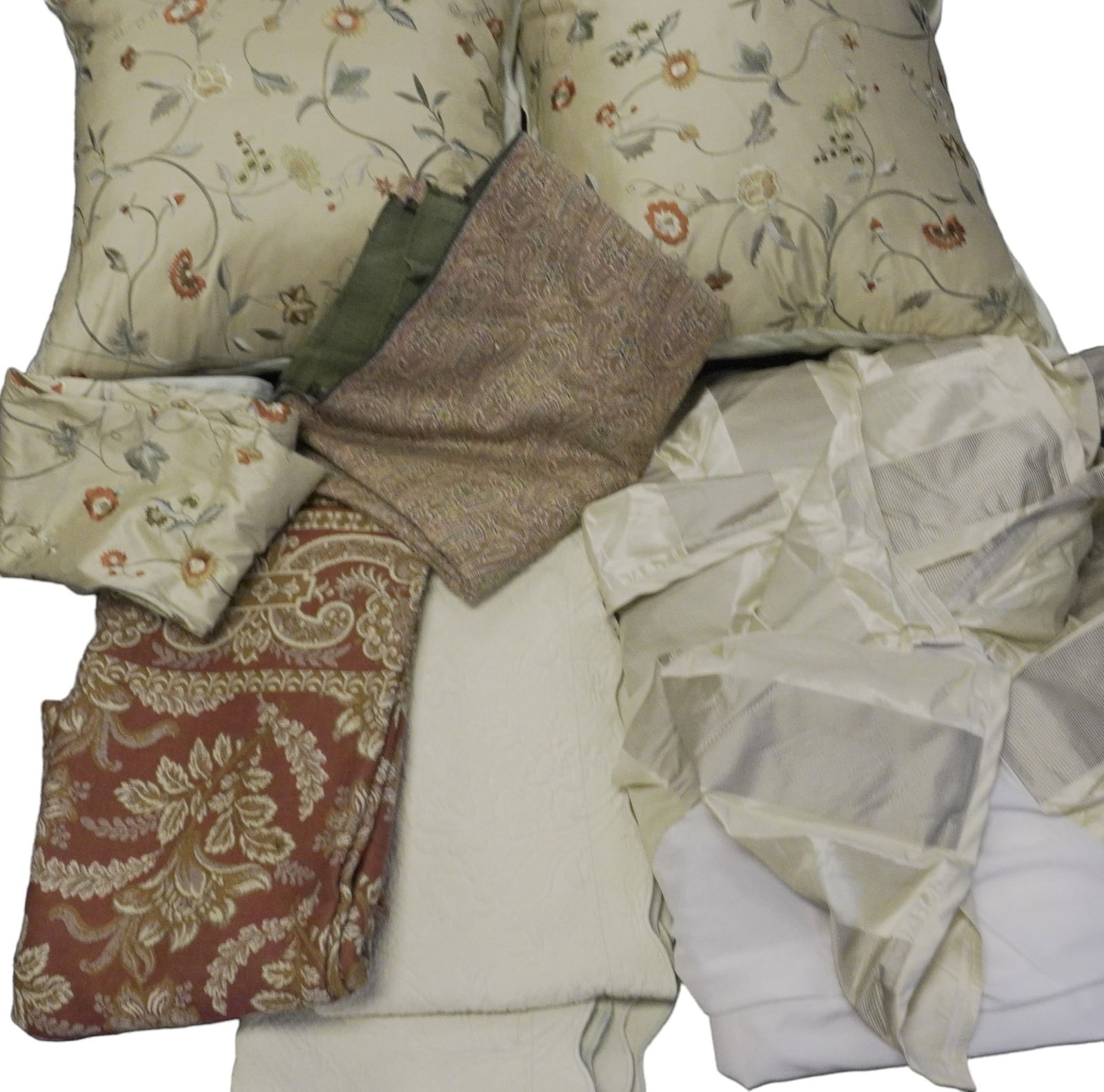 9 PC CUSTOM SILK PILLOW, COVERLETS, RUNNERS ETC (1 of 9)