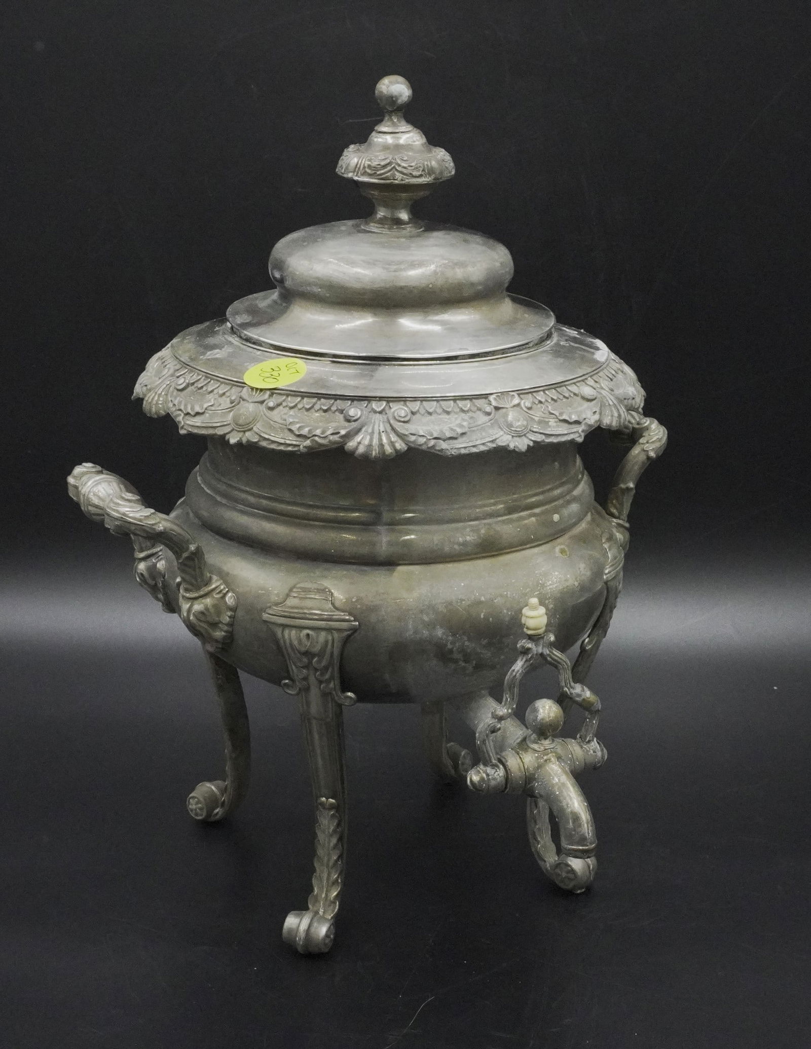 LARGE ANTIQUE SILVERPLATE TEA URN (1 of 4)