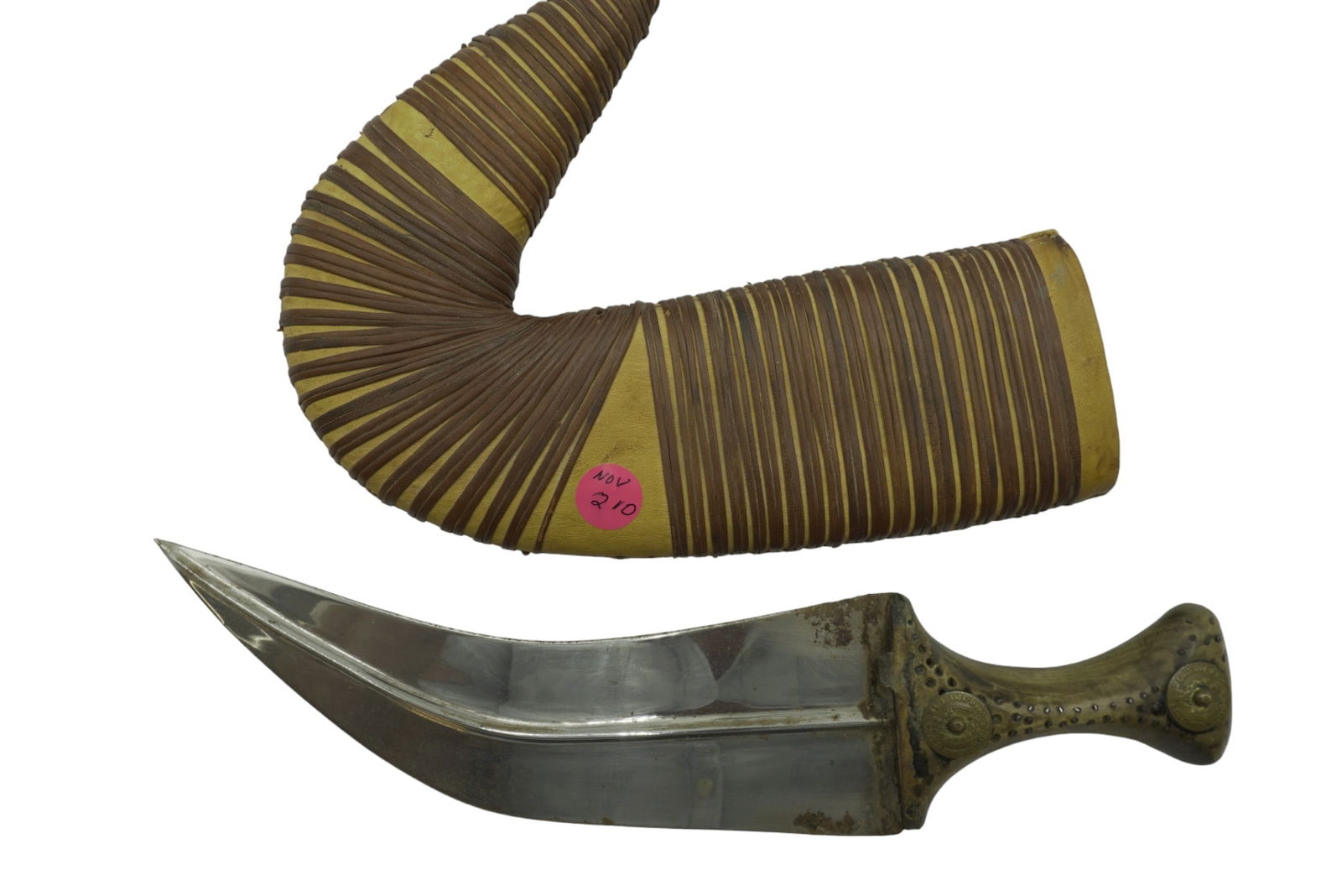 ANTIQUE OMANI JAMBIYA DAGGER (1 of 12)
