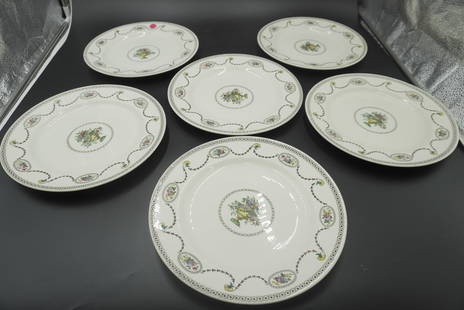 SPODE COPELAND FLORAL DINNER PLATES - 6: 6 Spode Copeland Urn and Floral dinner plates. Each measures about 10.5" in diameter. Total lot weight is 7 lbs 10.6 oz.