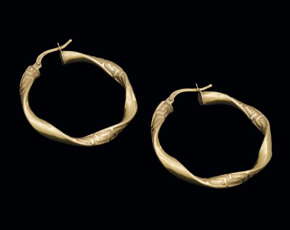 18K GOLD TWIST HOOP EARRINGS (1 of 1)