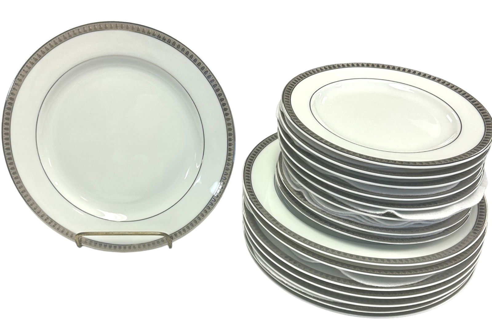 16 pc CHRISTOLFE MALMAISON PLATINUM CHINA: 16 pc Christolfe French Malmaison Hand applied Platinum Encrusted Rim China. 8 Salad / Dessert Plates 8 3/8" and 8 Bread and Butter Plates 6 5/8" Excellent condition. In china cases. Weight on all 11