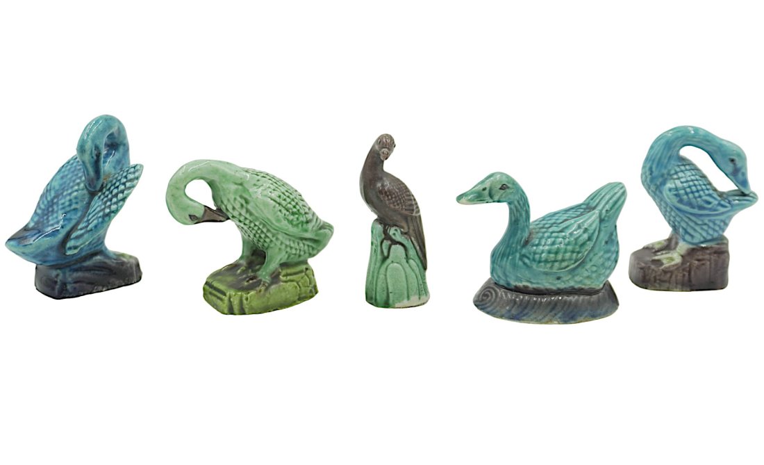 5 ANTIQUE / VINTAGE POTTERY CHINESE GEESE: Group of 5 Antique / Vintage Chinese Pottery / Mud Geese & Bird. 2.75" largest. Weight combined 9 oz.