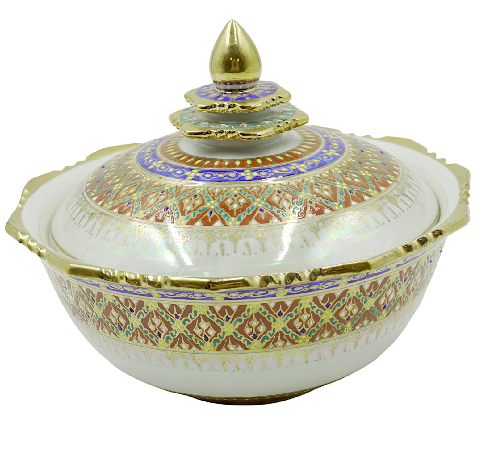 THAI BENJARONG HANDPAINTED COVERED RICE BOWL: Thai Benjarong Porcelain Luster Handpainted Enameled Covered Rice Bowl wth Gilt Accents. Measures 8"x8"x6.5". Weight 2 lbs 9 oz.