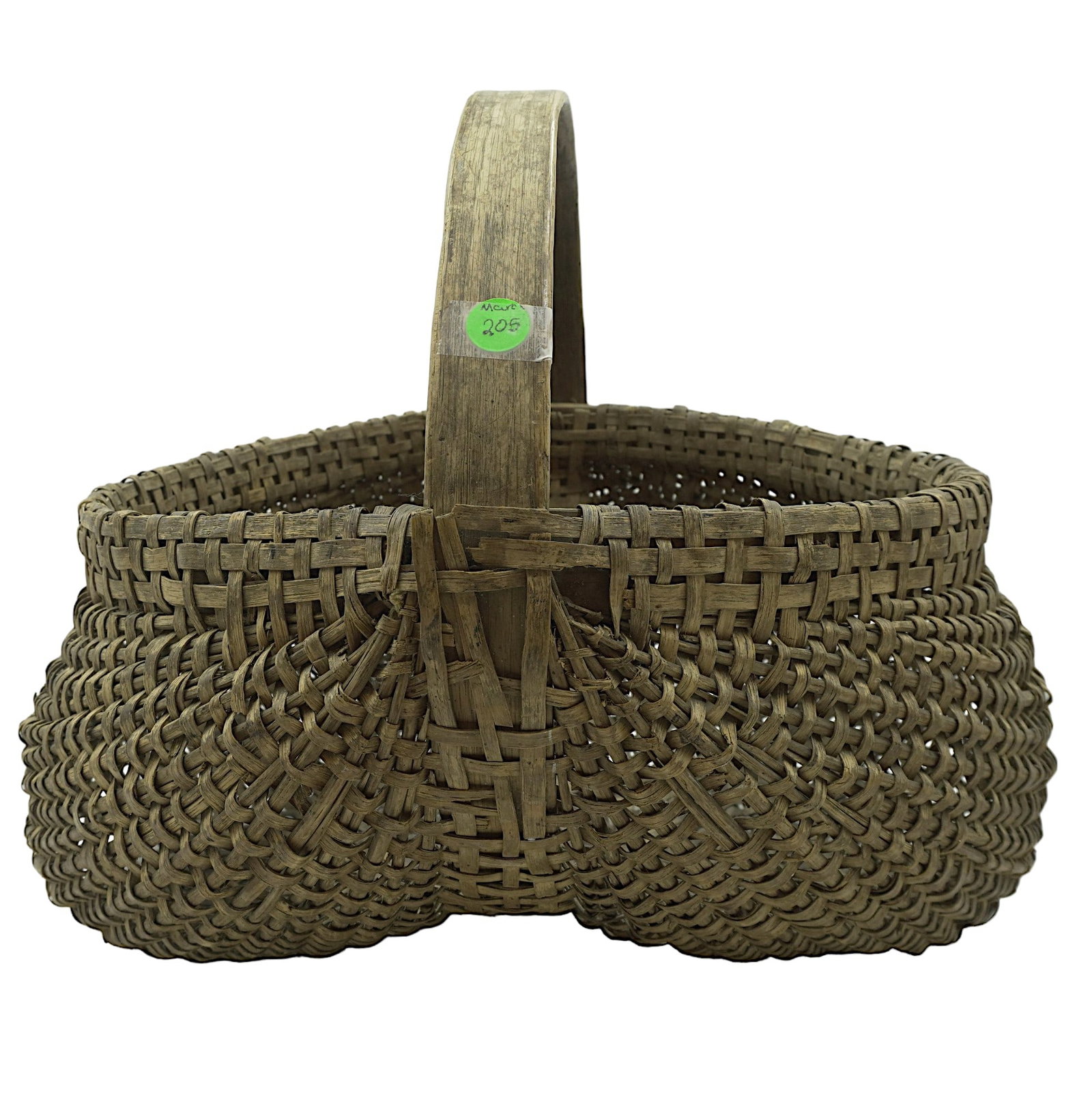 LARGE ANTIQUE AMERICAN DOUBLE BUSTLE MARKET BASKET: This Antique American Large New England 1800s double bustle market / gathering basket was handmade with oak splints. Wood handle. A truly unique piece, this gathering basket has a lovely neutral brown