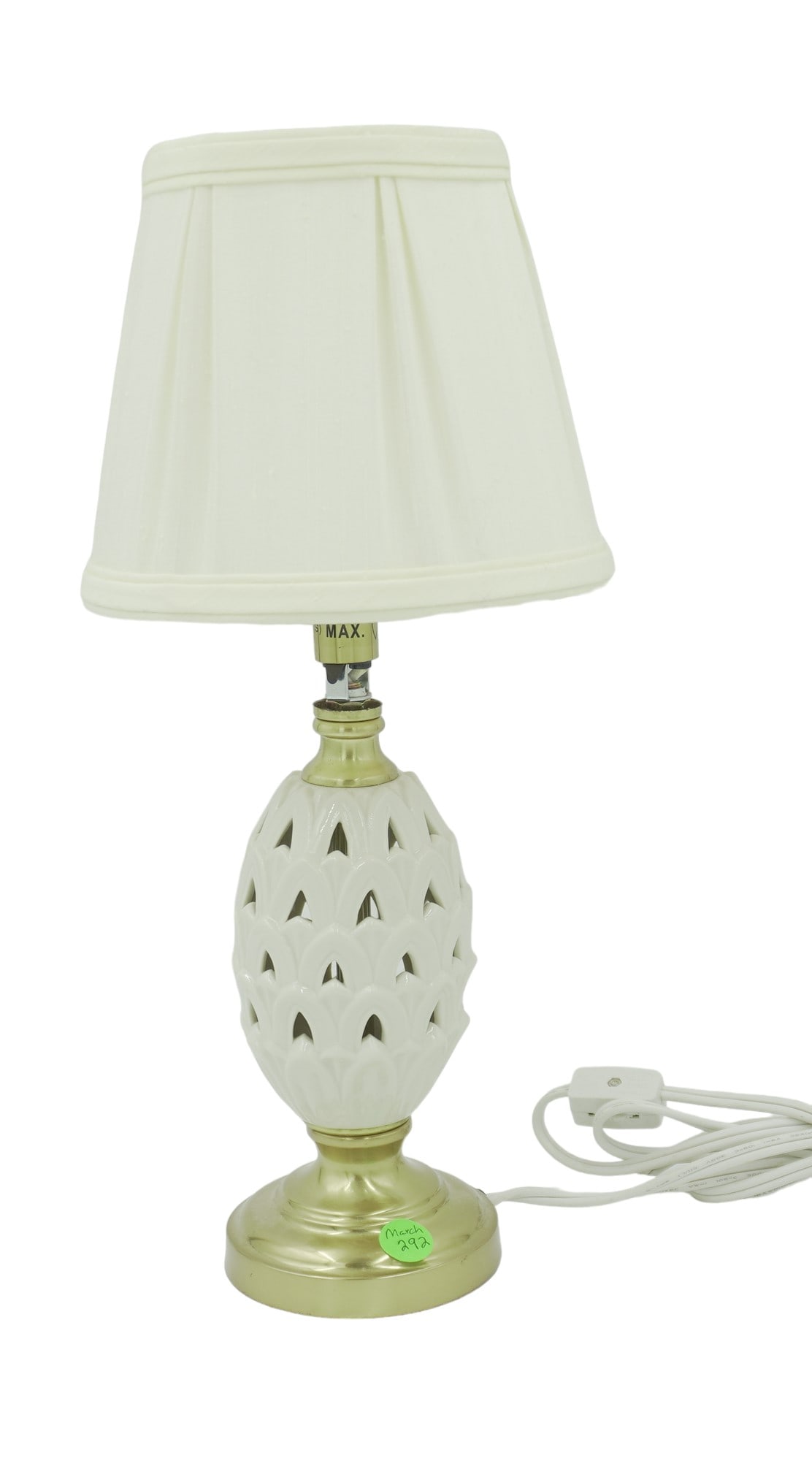 LENOX BY QUOIZEL PORCELAIN PINEAPPLE TABLE LAMP: Lenox by Quoizel Ivory Porcelain Pineapple Small Table Lamp. Measures 6.5"x6.5"x16.5"to top of shade. Weight 2 lbs.