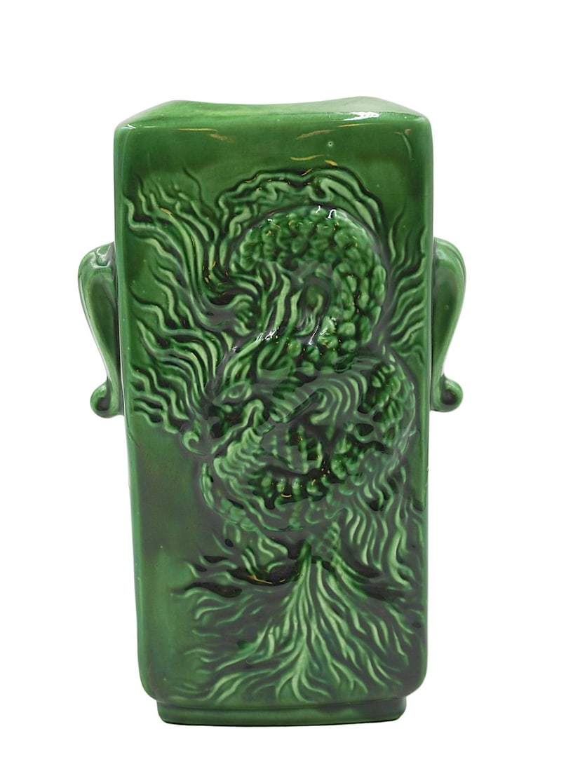 ART DECO CREEK TURN POTTERY VASE DRAGON: Herman Kleiner Creek Turn pottery Art Deco Ceramic Vase in a Emerald Green Glaze. Kleiner studied at the Academy of Fine Arts in Philadelphia in the 1930's and upon graduating established CREEK TURN P