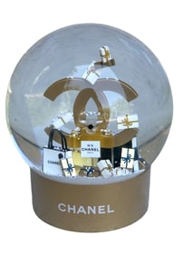 CHANEL SNOW GLOBE 2023