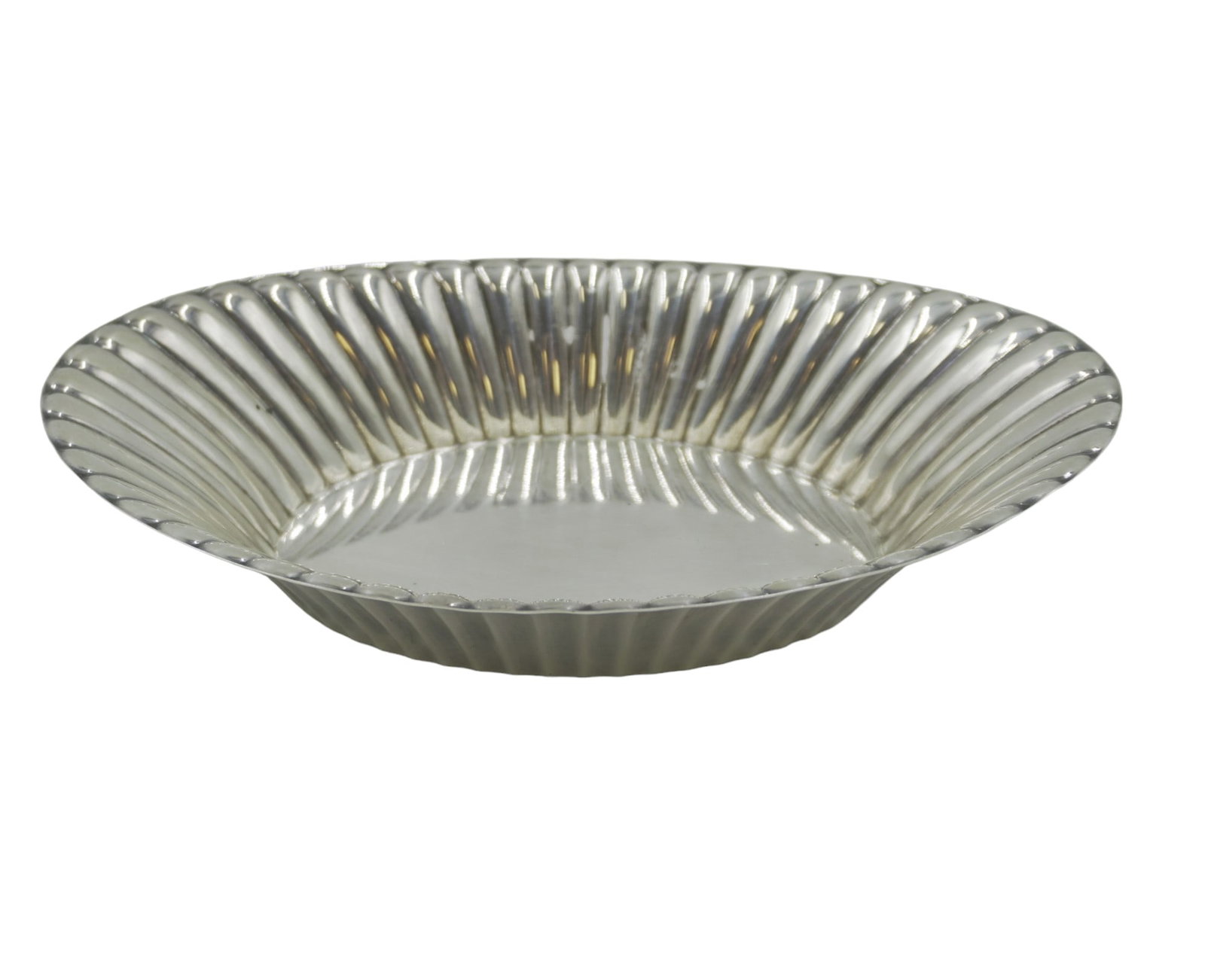 STERLING SILVER FLUTED OVAL BOWL: Reed and Barton Sterling Silver Fluted Oval Bowl. Measures 9.25"x6.25"x2". Approximate silver weight 278 grams. PROVENANCE: The estate of a elegant lady, Valley Road, Buckhead, Atlanta Georgia