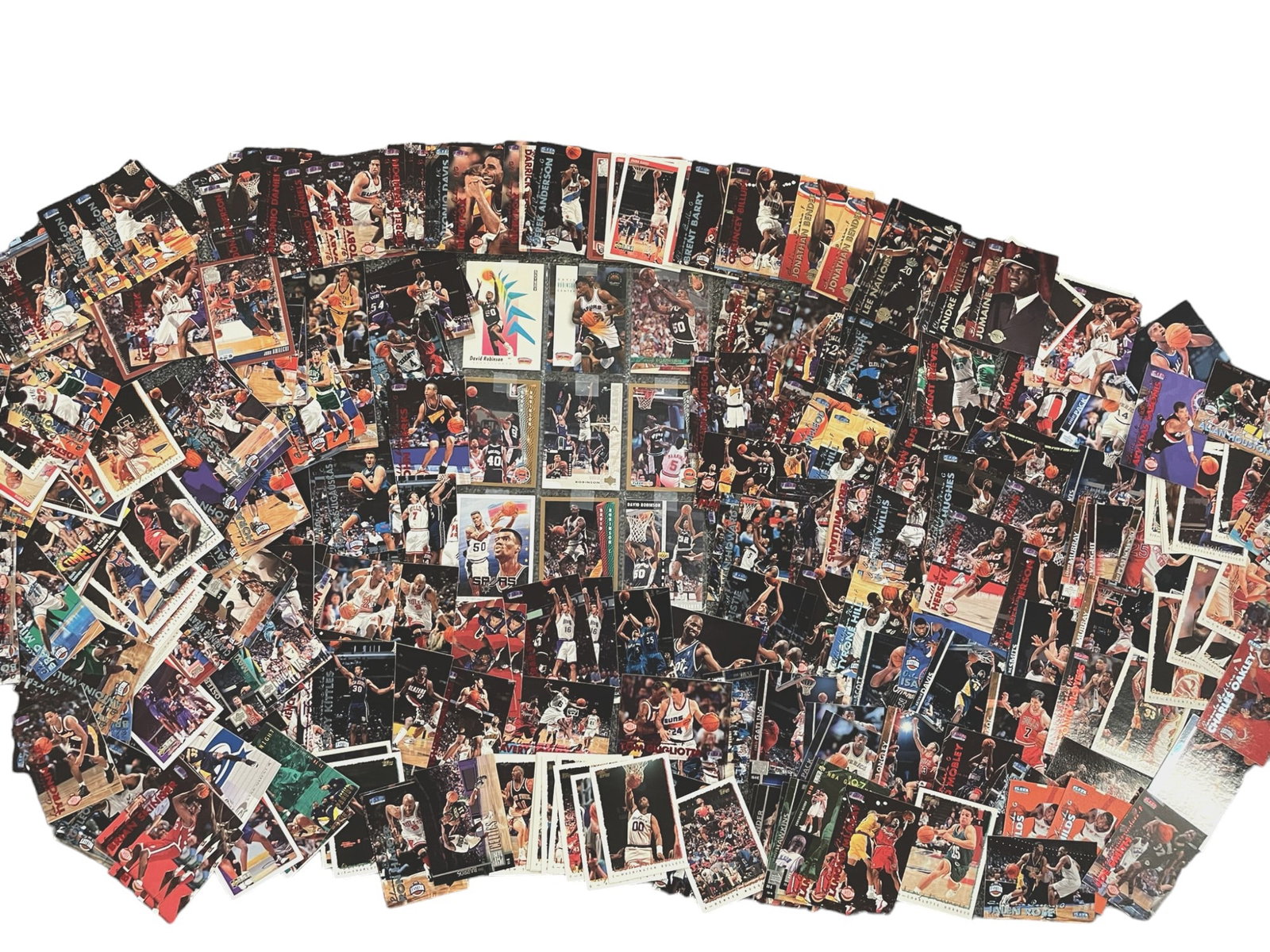 LOT OF 300 BASKETBALL CARDS: Group of 300 Basketball Cards. Fleer, Upper Deck, Topps. Excellent condition. Great lot for collectors or dealers. Weight 1 pd 6 oz.