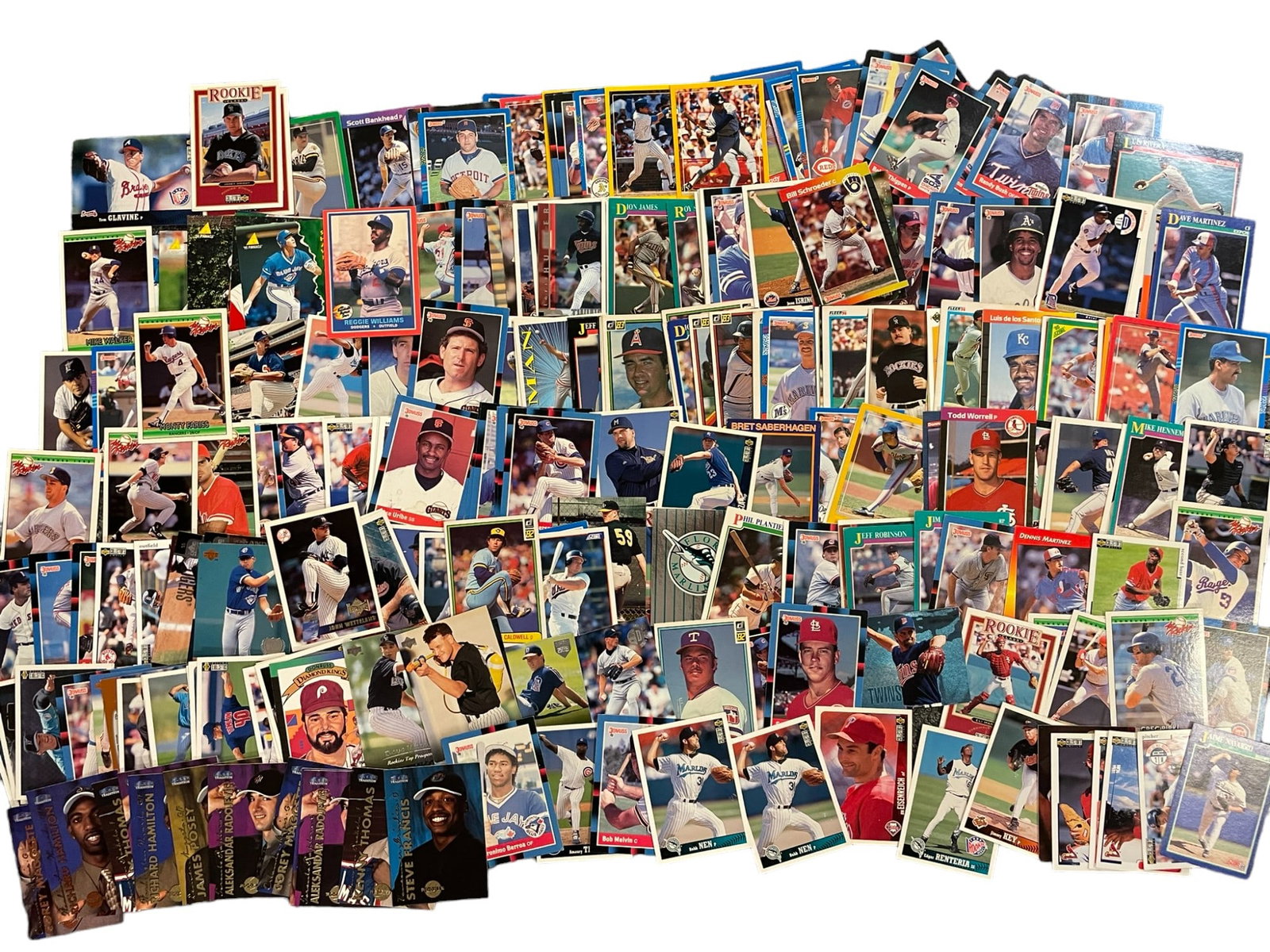 250 COLLECTIBLE BASEBALL CARDS: Upper Deck, Fleer, Donruss, Score, Pinnacle, 250 Baseball Trading Cards. Great lot for collectors or dealers. Weight 1 pd 2 oz.
