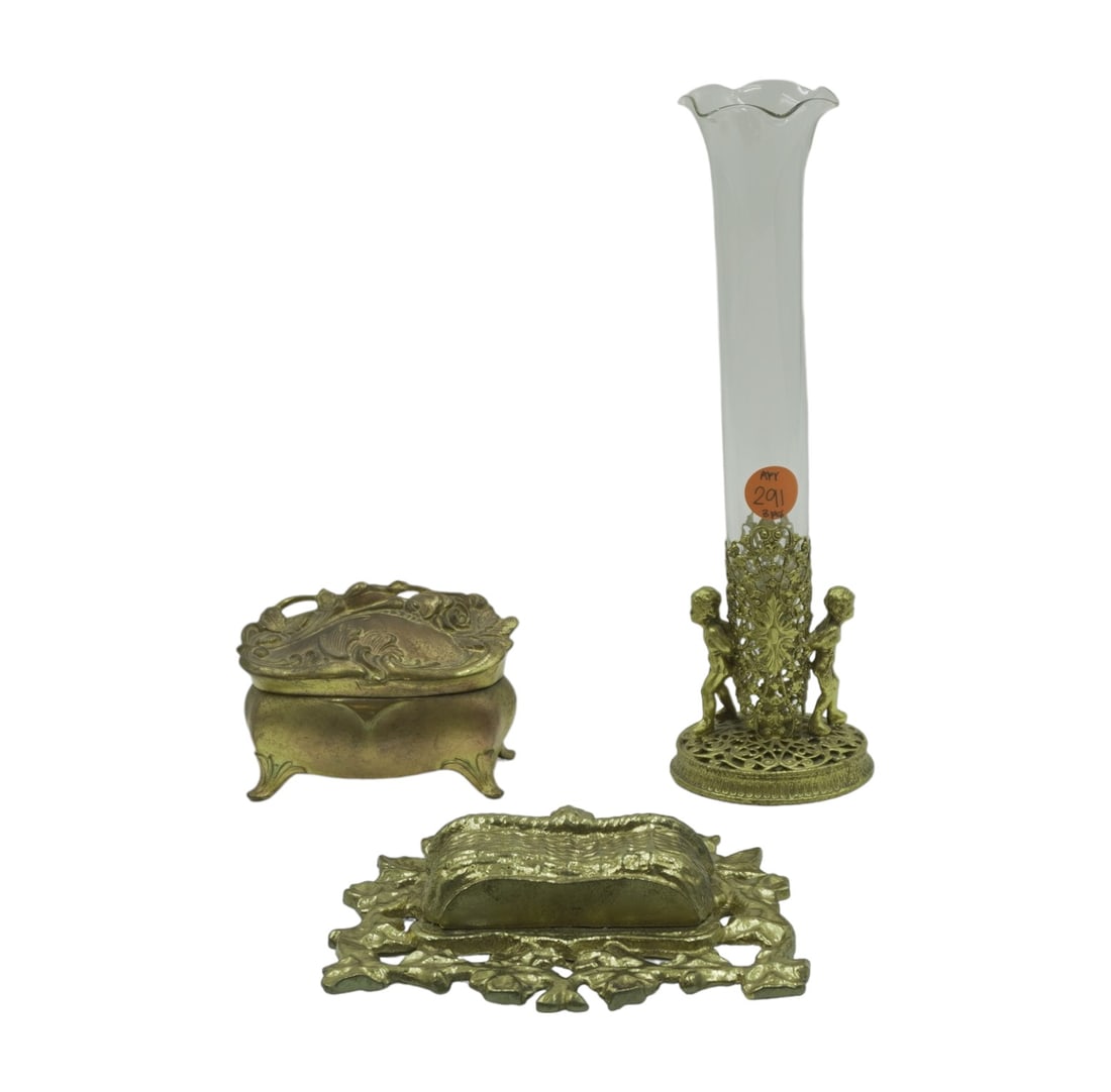 LOT VINTAGE AND ANTIQUE BRASS - 3 PIECES: This lot includes 1) Antique Jennings Brothers Brass Trinket Box, early 1900s. 2) Brass and Glass Cherub Filigree Vase 3) Double Basket Brass Wall Hanging. Total lot weight is 2 lbs 8 oz.