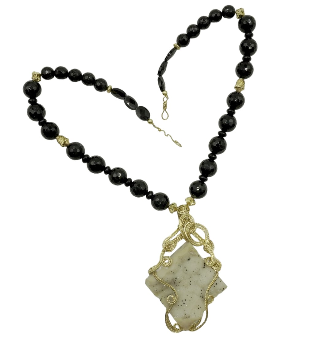 LARGE WHITE DRUZY STATEMENT NECKLACE (1 of 7)