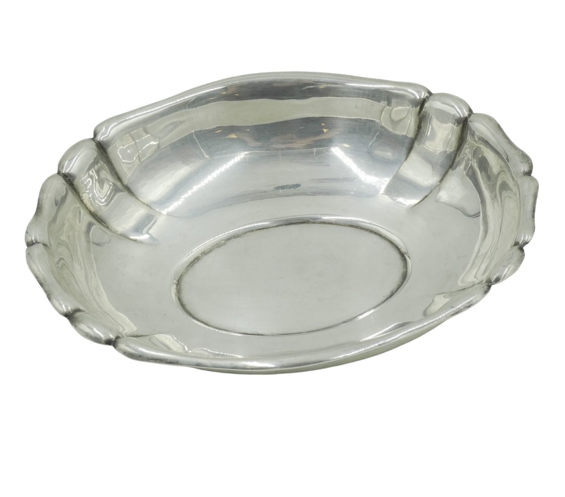 VINTAGE STERLING SILVER OVAL BONBON BOWL: Sterling Silver Oval Bonbon / Candy Bowl by Manchester Silver. 6.25"x5.25"x1.25". Approximate Silver Weight 106 grams