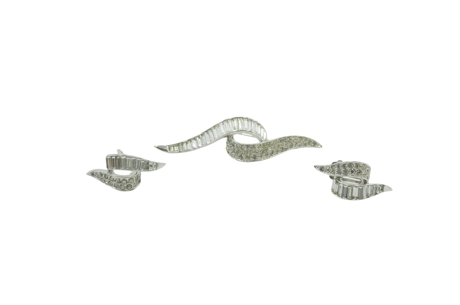 VINTAGE BOUCHER RHINESTONE DEMI PARURE (1 of 5)