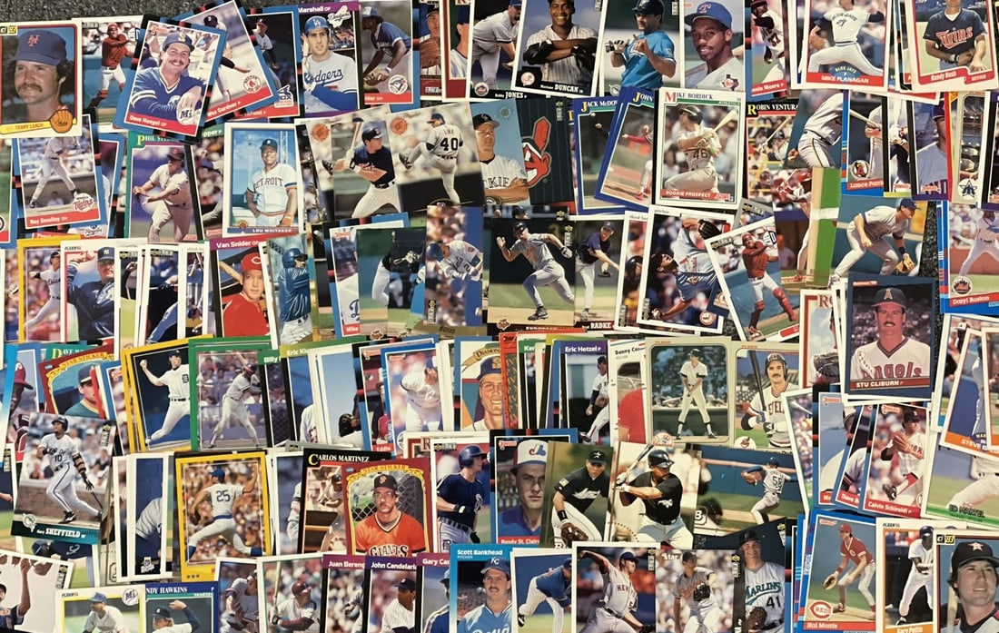 315 COLLECTIBLE BASEBALL CARDS (1 of 8)