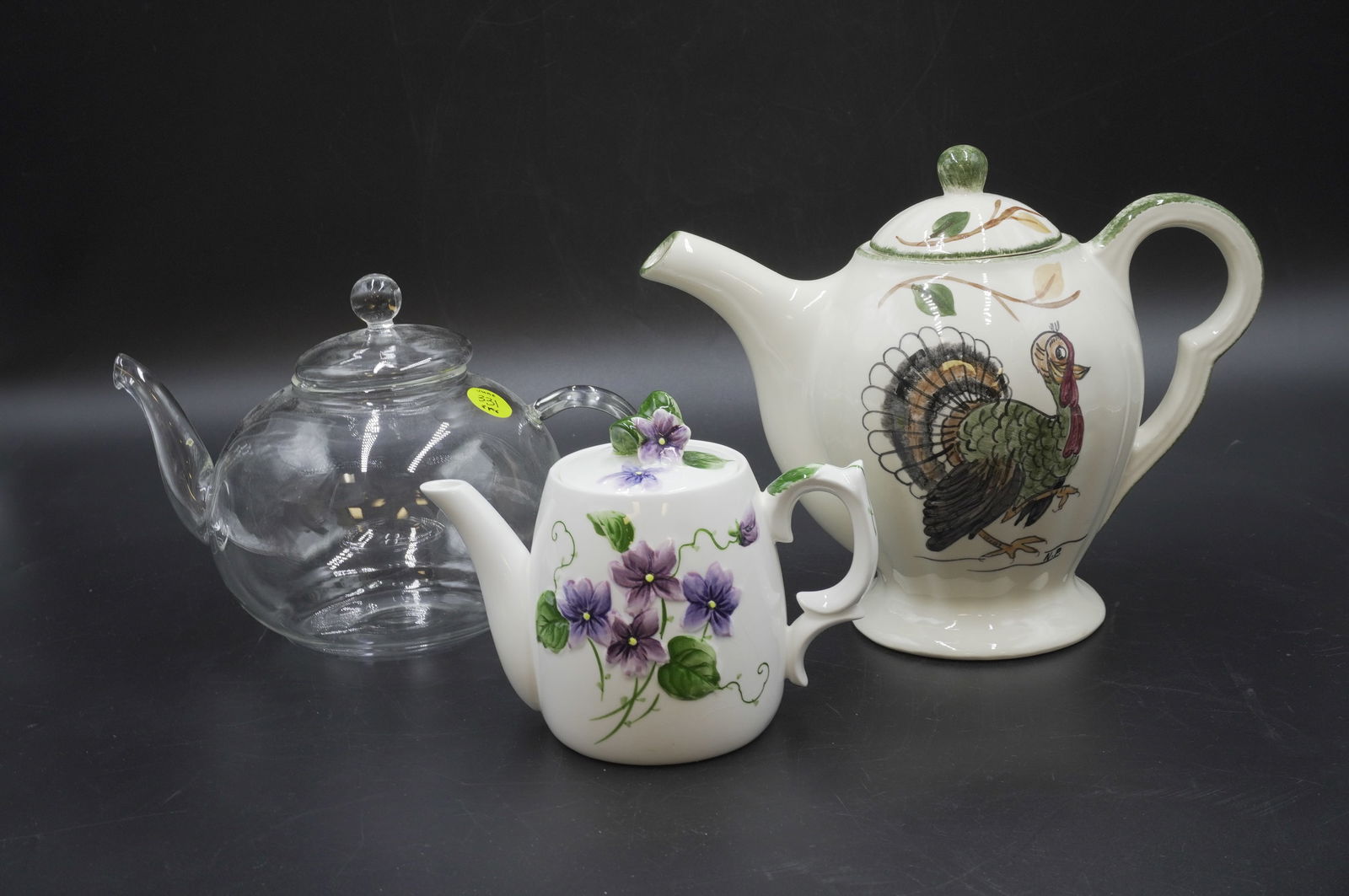 LOT OF VINTAGE TEAPOTS - 3 PIECES (1 of 4)