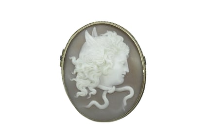 ANTIQUE CARVED MEDUSA CAMEO BROOCH