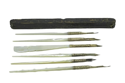 ANTIQUE MOTHER OF PEARL INK QUILLS AND CASE - 7 PIECES