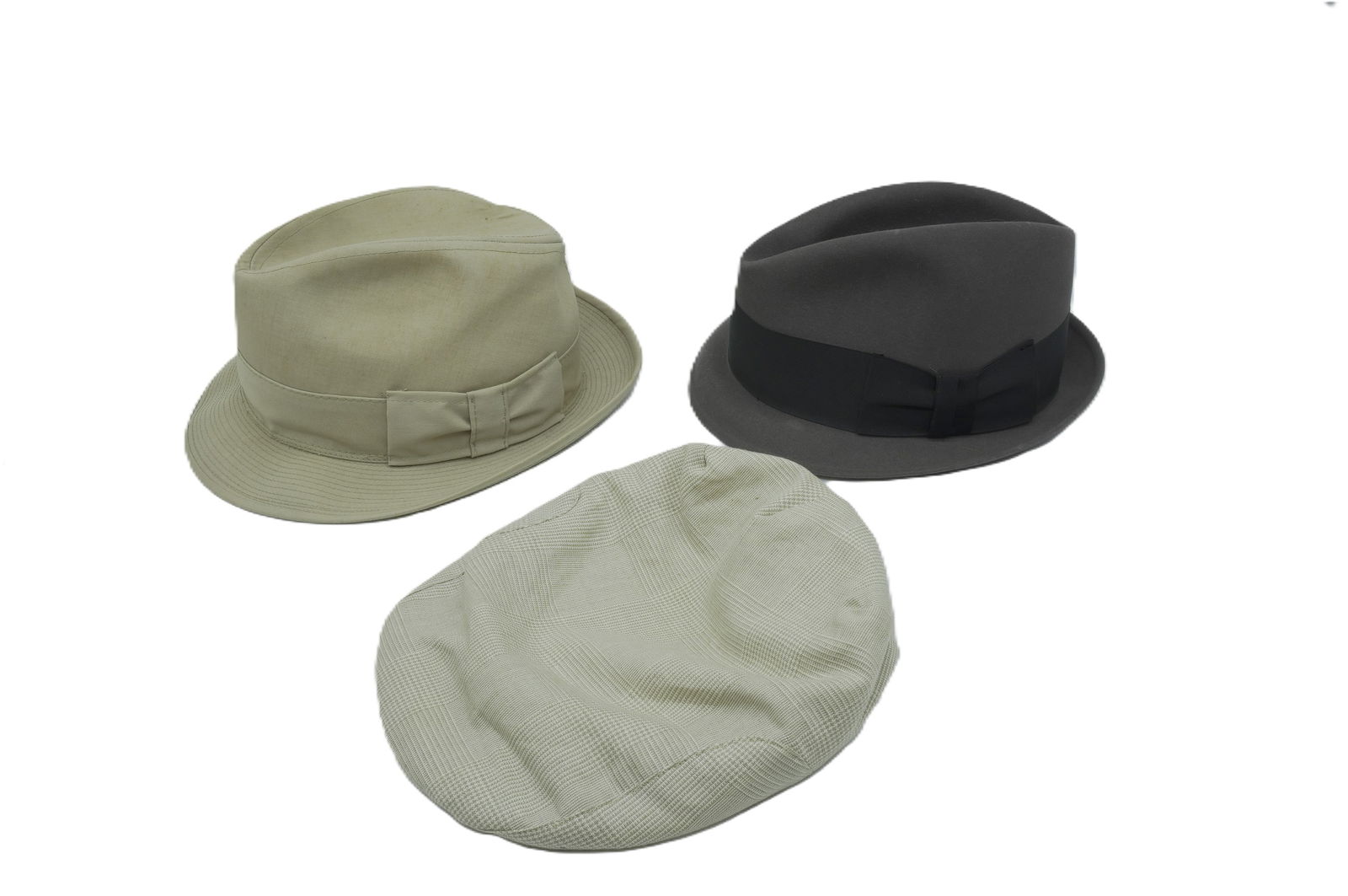 3 VINTAGE GENTS HATS: 3 Vintage Gents Hats. London Fog, Dobbs Fifth Ave, NYC and Imported Linen Country Gentleman. Weight on all 10 oz.